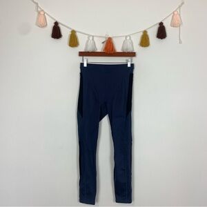 Fabletics Motion365 Navy Blue Black Mesh Panel 7/8 Leggings Size Small